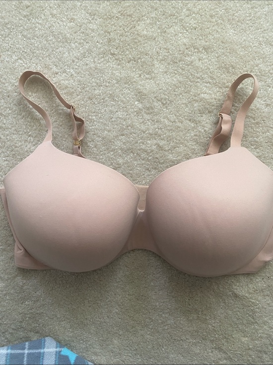 Victoria's Secret Other - Victoria secret size 38DDD incredible bra lined perfect coverage